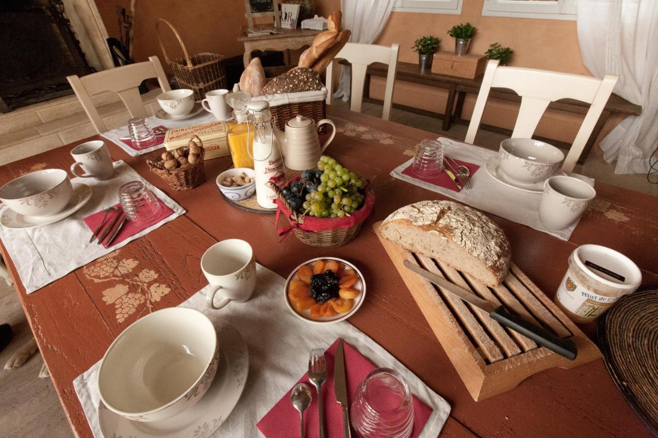 Bed and Breakfast Domaine De La Combotte Nantoux Екстер'єр фото