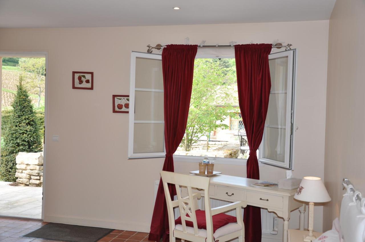 Bed and Breakfast Domaine De La Combotte Nantoux Екстер'єр фото